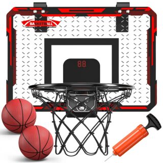 Panier de basket transparent avec deux ballons de basket et une pompe à air orange.