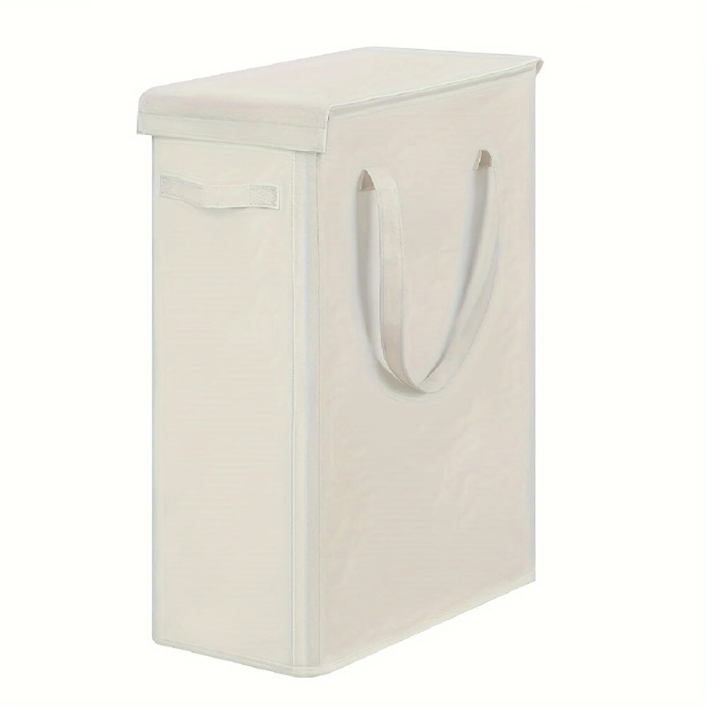 Panier à linge adapté pour les placards ici sur un fond blanc.